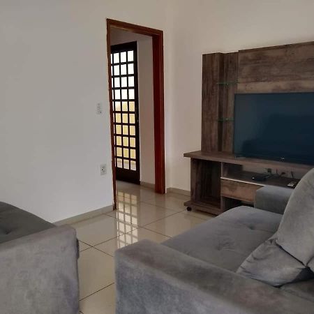 Bela Casa Com Churrasqueira E Estacionamento Villa Olimpia Ngoại thất bức ảnh