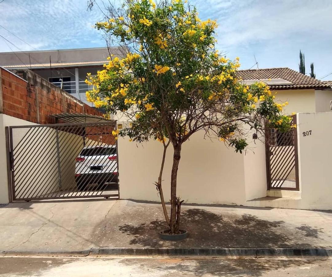 Bela Casa Com Churrasqueira E Estacionamento Villa Olimpia Ngoại thất bức ảnh