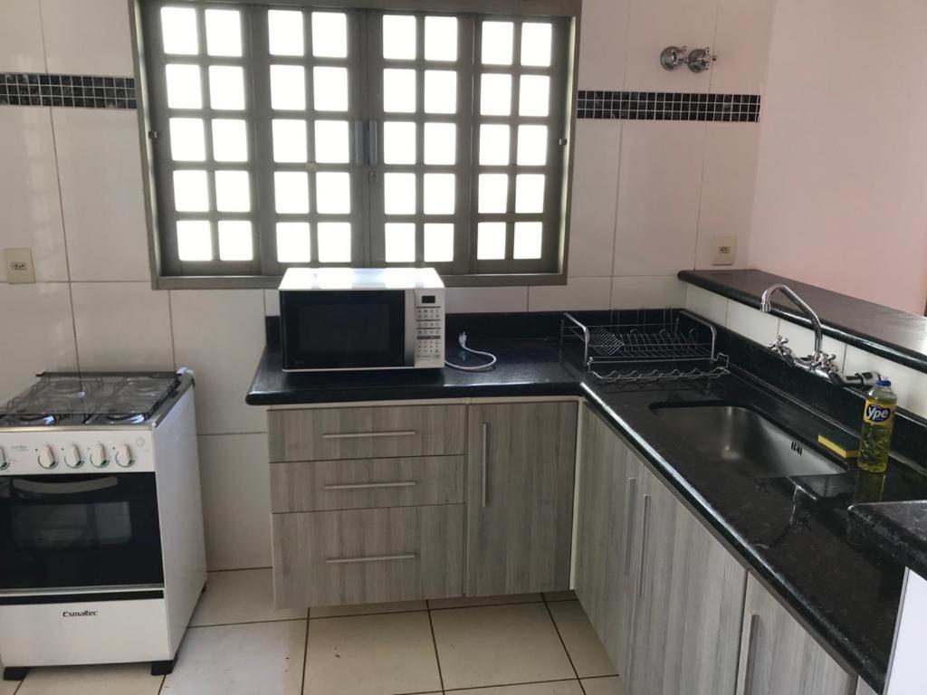 Bela Casa Com Churrasqueira E Estacionamento Villa Olimpia Ngoại thất bức ảnh